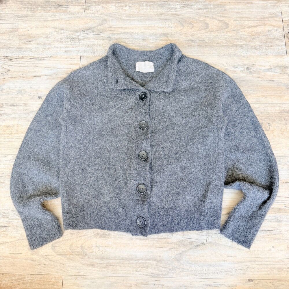 Everlane Crew Cardigan Alpaca Medium Gray Black Soft Cozy Minimalist Sweater